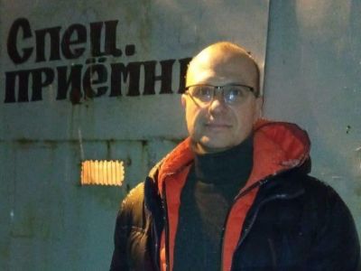 Алексей Гресько на выходе из спецприемника. Фото: штаб Алексея Навального в Екатеринбурге